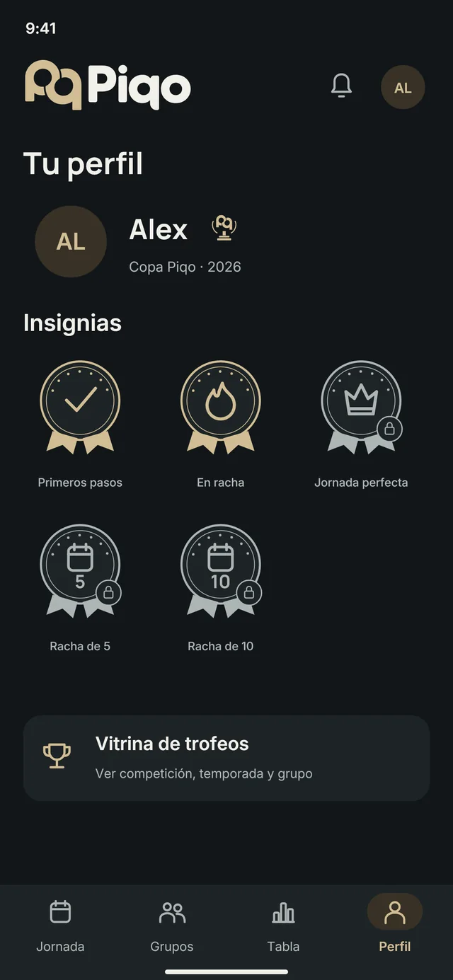 Perfil de usuario en Piqo con insignias y trofeos